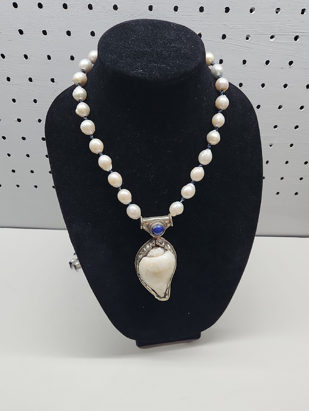 Cream Pearl Necklace with Shell Pendant and Blue Accent
